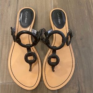 CALVIN KLEIN Jacky ring sandal/flip flop/thong - black patent - size 7.5 or 8